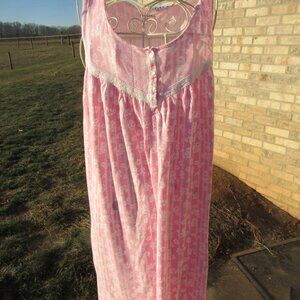 womens long nightgown size med